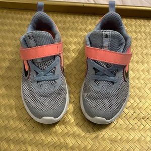 Nike running shoes toddler girls 9c